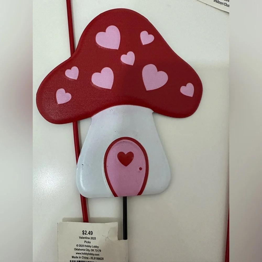 🌸NEW ❤️ 5 Pieces Metal Picks Valentine's Day Heart and Love 14 inches tall.